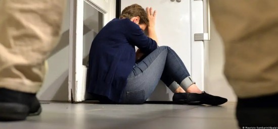 ألمانيا : معَنَّفات...
