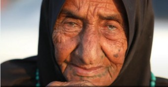 تبلغ أكثر من 100 عام.....