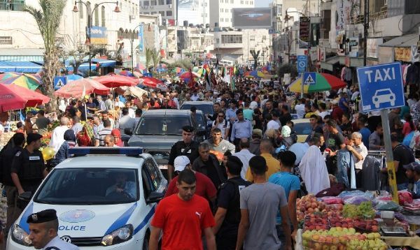 رام الله تختنق بالازدحامات المرورية
