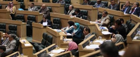 حضور نسائي لافت على شرفات مجلس النواب الأردني
