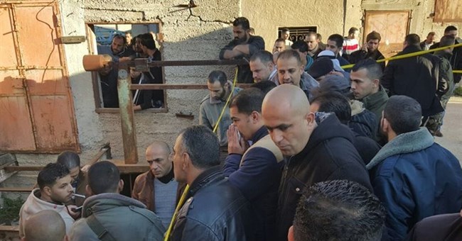 الشرطة تبحث في ملابسات العثور على جثة متحللة في الخليل
