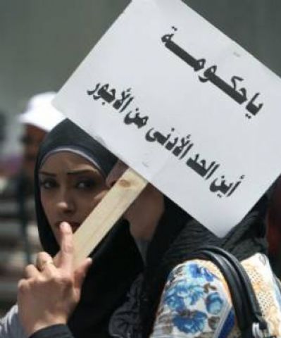 قرابة 114 ألف عامل فلسطيني يتقاضون رواتب دون الحد الأدنى للأجور
