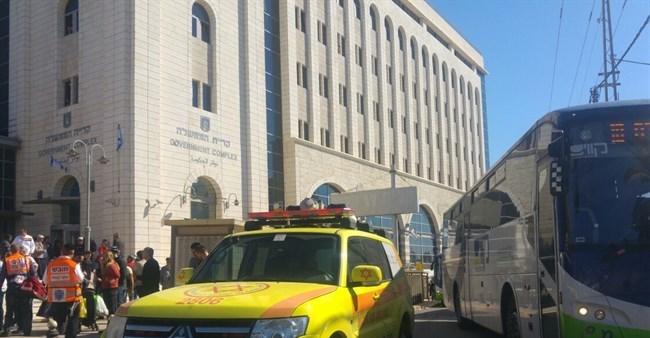 اعتقال طفلتين بحجة طعن حارس أمن إسرائيلي في الرملة