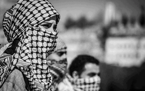 التربية تعتبر اليوم يوما للكوفية في مدارس فلسطين
