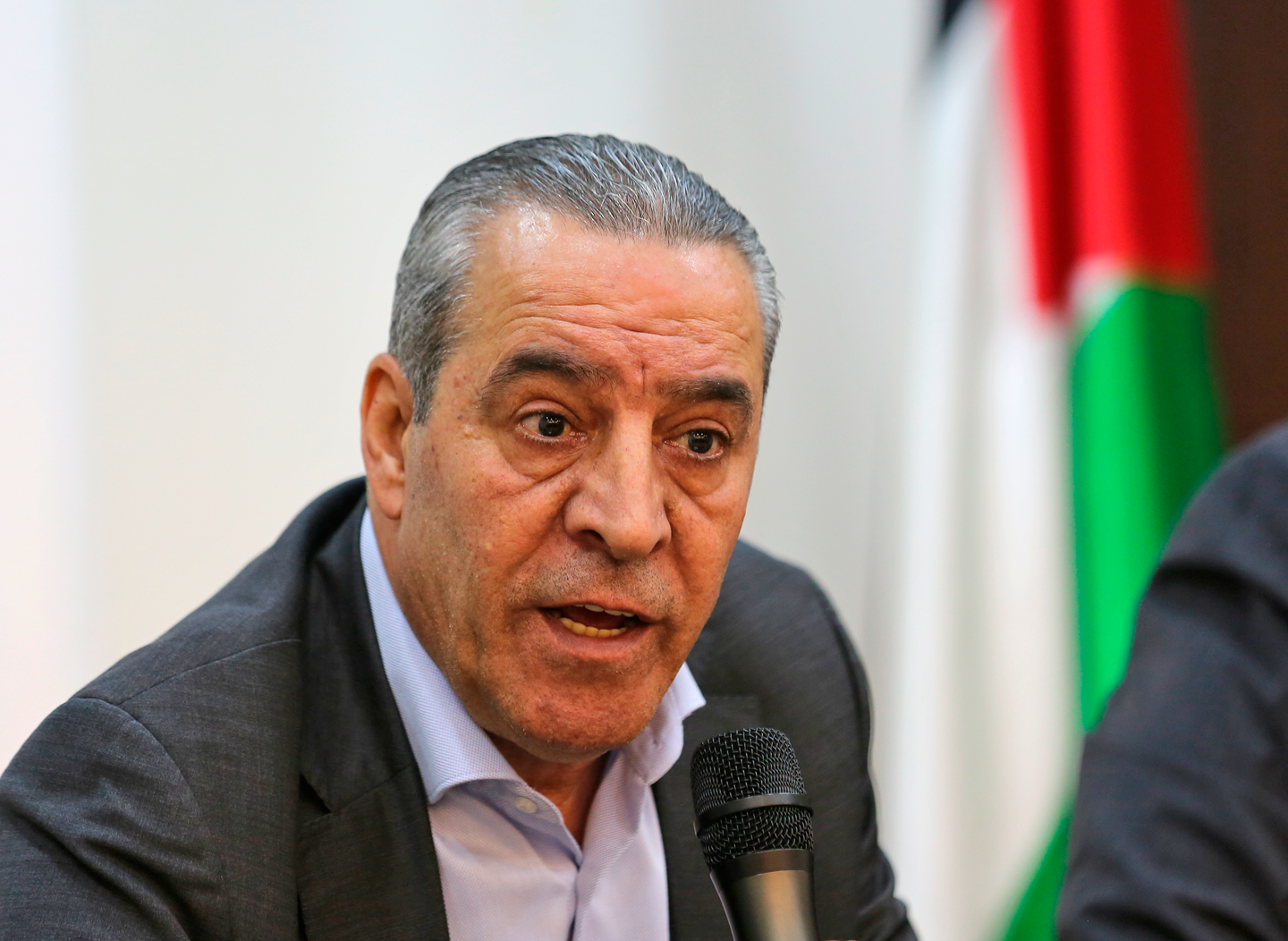 الشيخ يرحب بجهود الرئيس ترمب للانتقال إلى المرحلة الثانية من خطة السلام في غزة


