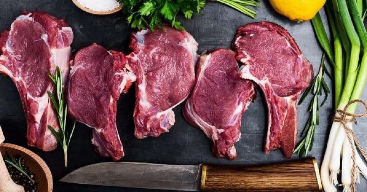 أسعار اللحوم الحمراء بالضفة: المجمّد يقترب من الطازج… من يفسّر ذلك؟
