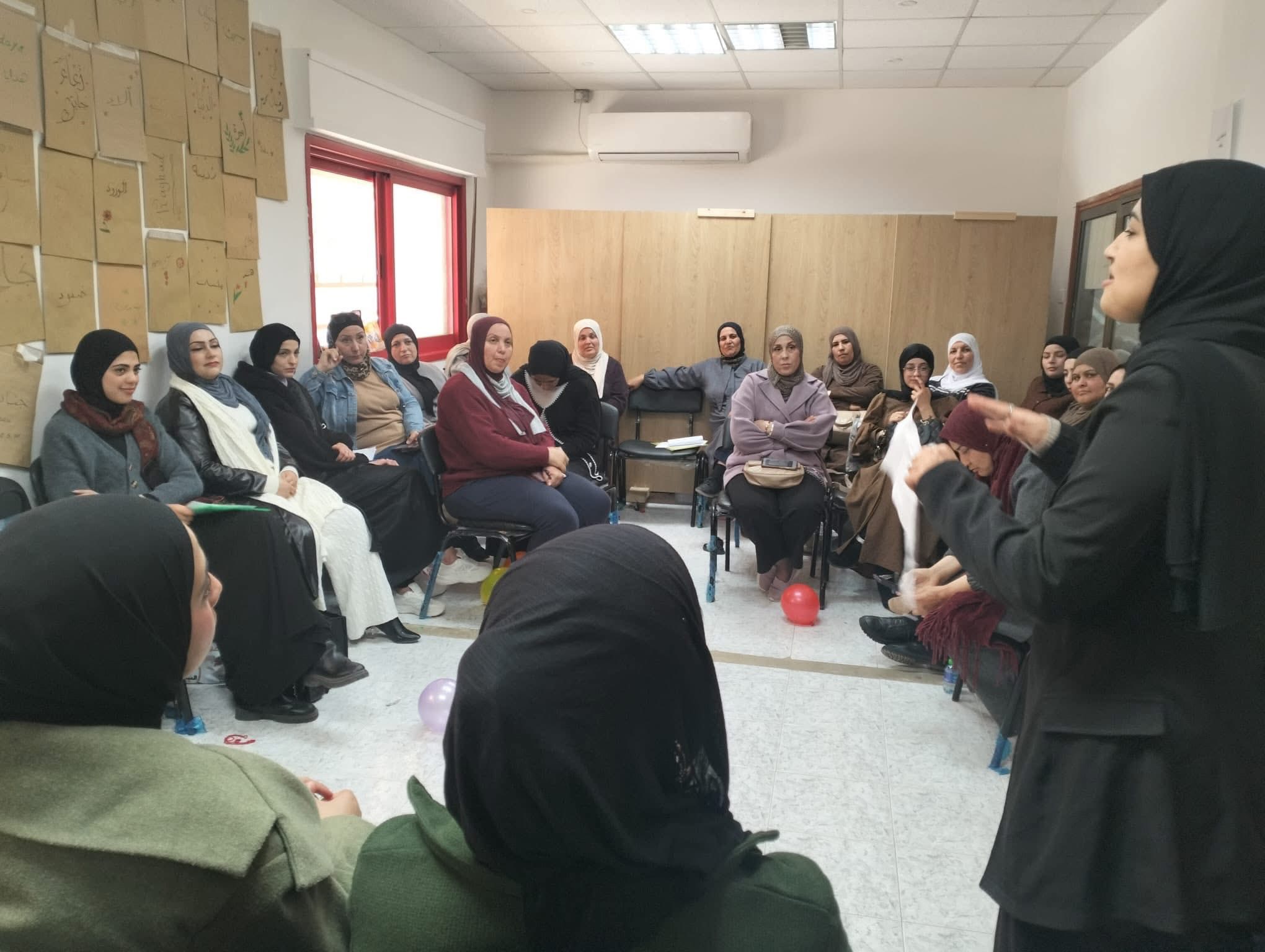 ورشة توعية للنساء النازحات في جنين لتعزيز معرفتهن بحقوقهن القانونية والوصول الى العدالة
