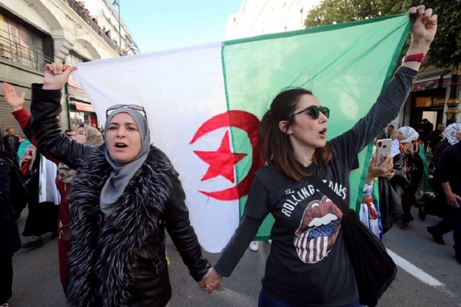 قرار جزائري يلغي التمييز ضد المرأة
