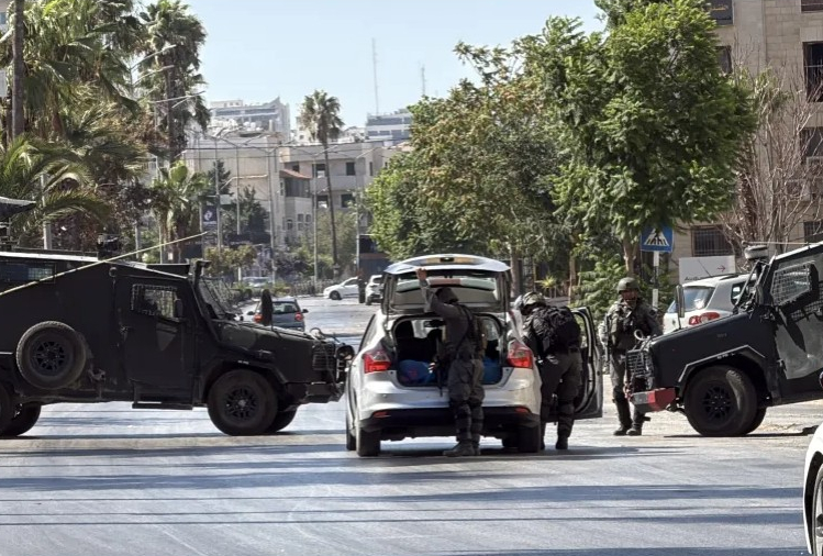 ماذا يفعل الاحتلال بقرية المغيّر في الضفة؟
