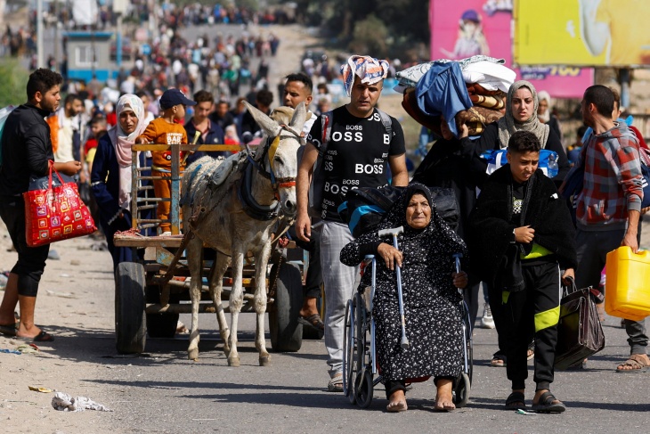 نحو 200 ألف نازح.. الأونروا: لا مكان آمناً في غزة

