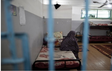 53 أسيرة بينهن قاصرات وأمهات في سجون الاحتلال