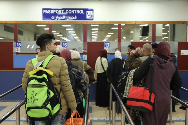 الخارجية: نطالب بتدخل دولي عاجل لإعادة فتح معبر الكرامة فوراً

