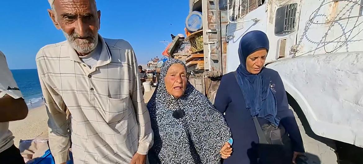 غزة - نازحون على الأقدام بلا مأوى أو وسيلة نقل ... وتكلفة النزوح تصل إلى 3000 دولار
