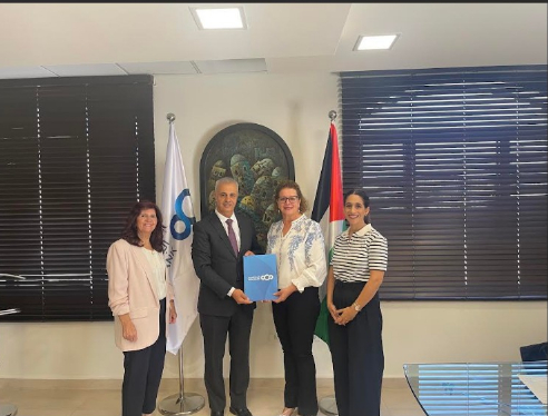البنك العربي يدعم حملة التوعية والفحوصات المجانية للكشف المبكر عن سرطان الثدي

