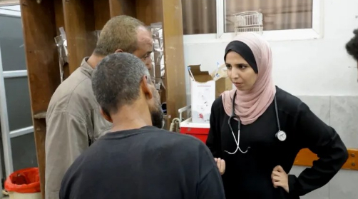 حنين الداية.. قصة صمود طبيبة شمال غزة
