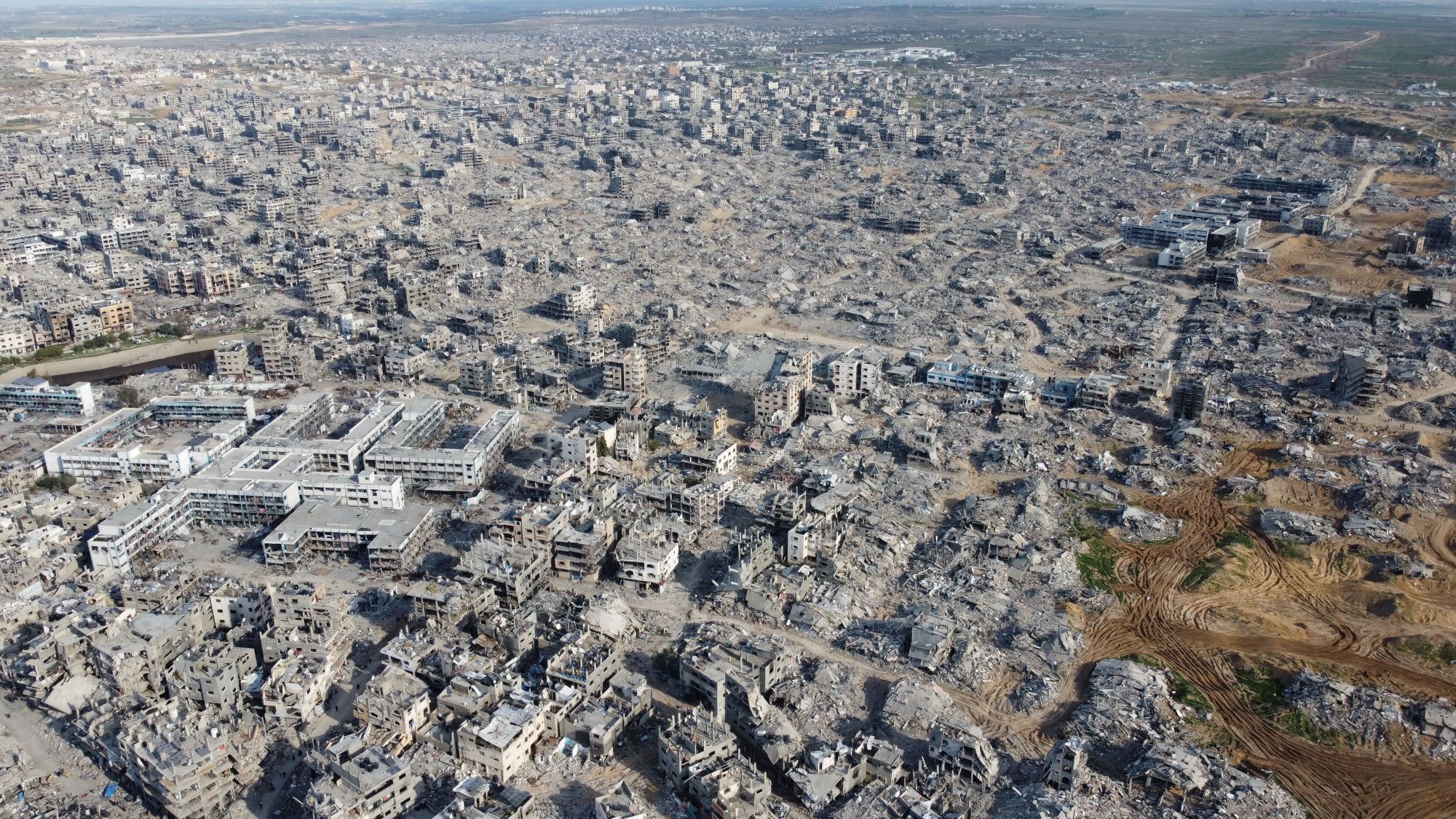 في اليوم العالمي للإسكان: دمار هائل وأزمة نزوح في غزة وتصاعد التهجير القسري في الضفة

