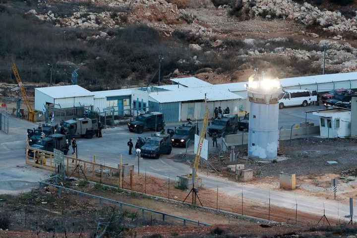 الاحتلال يفرج عن 88 معتقلا من "عوفر" في إطار المرحلة الأولى من اتفاق وقف إطلاق النار

