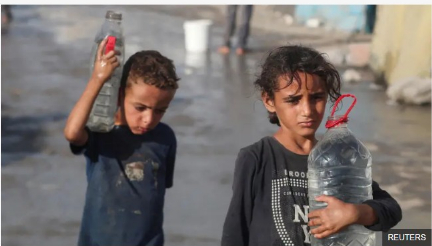 "الجوع يأكلنا أكلاً": صور لغزيين قبل الحرب وبعدها بعامين
