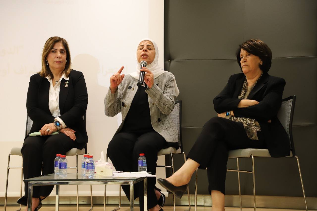 وزارة شؤون المرأة ومؤسسة ياسر عرفات تنظمان ندوة حول الدور القيادي للمرأة الفلسطينية
