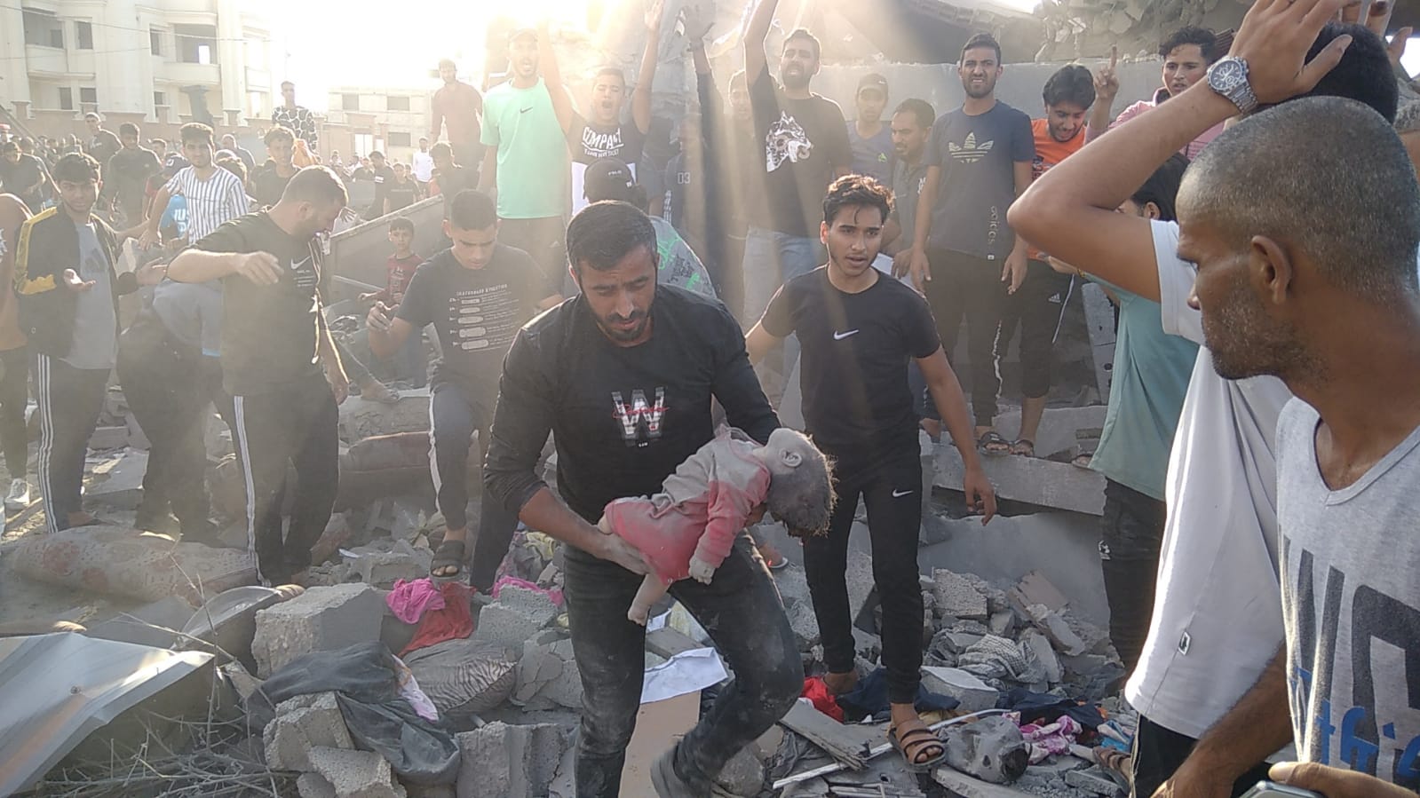 في اليوم الـ244 من العدوان على غزة: الاحتلال يرتكب مجزرة في مدرسة تابعة "للأونروا"
