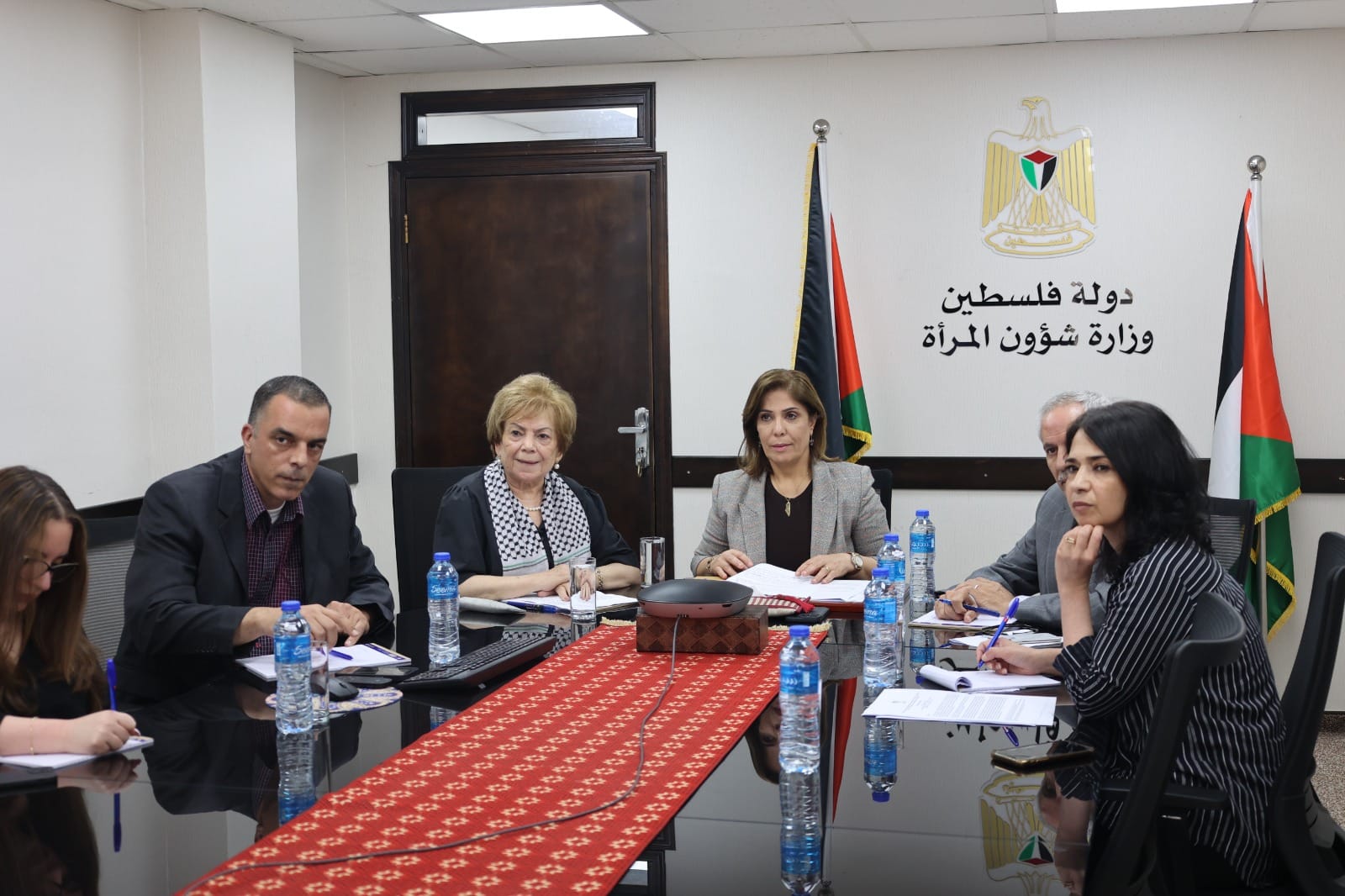 بمشاركة عربية ودولية واسعة.. الخليلي تقود حوارا افتراضيا حول العمل الانساني المستجيب لاحتياجات النساء في قطاع غزة
