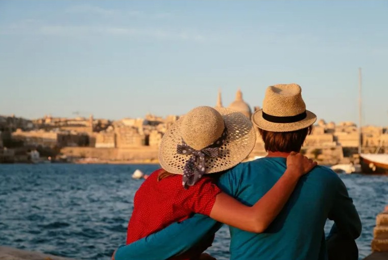 لماذا أصبحت مالطا وجهة لحفلات الزفاف وقضاء شهر العسل؟
