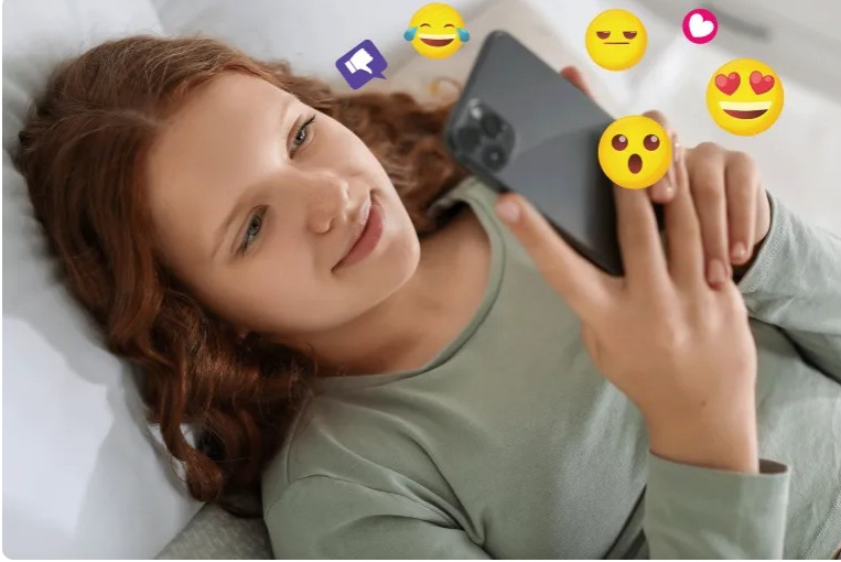 متى نطمئن ومتى نقلق؟ دليل مبسط لفهم استخدام المراهقين لوسائل التواصل
