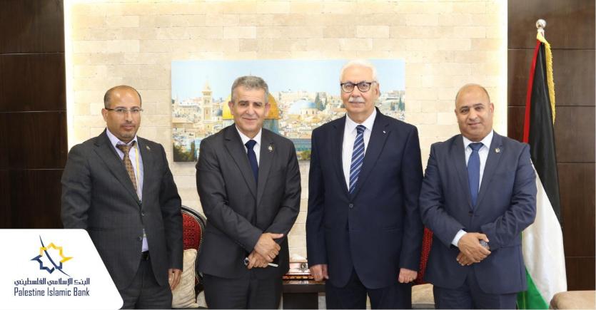 البنك الإسلامي الفلسطيني ووزارة الصحة يبحثان تعزيز التعاون والشراكة
