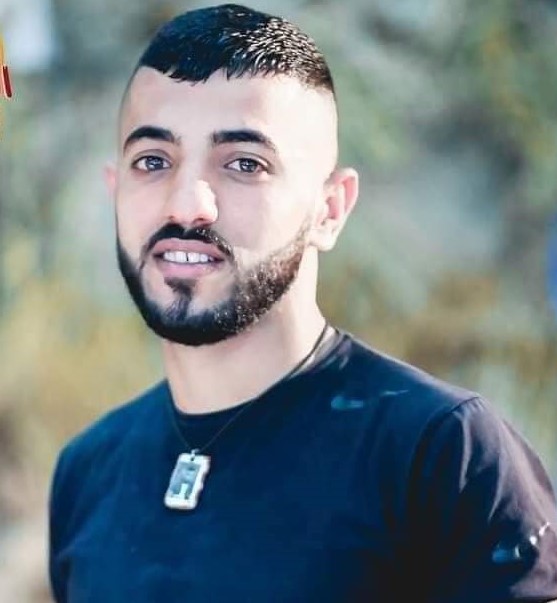 الخليل: استشهاد شاب وإصابة اثنين آخرين أحدهما بجروح حرجة برصاص الاحتلال في سعير 
