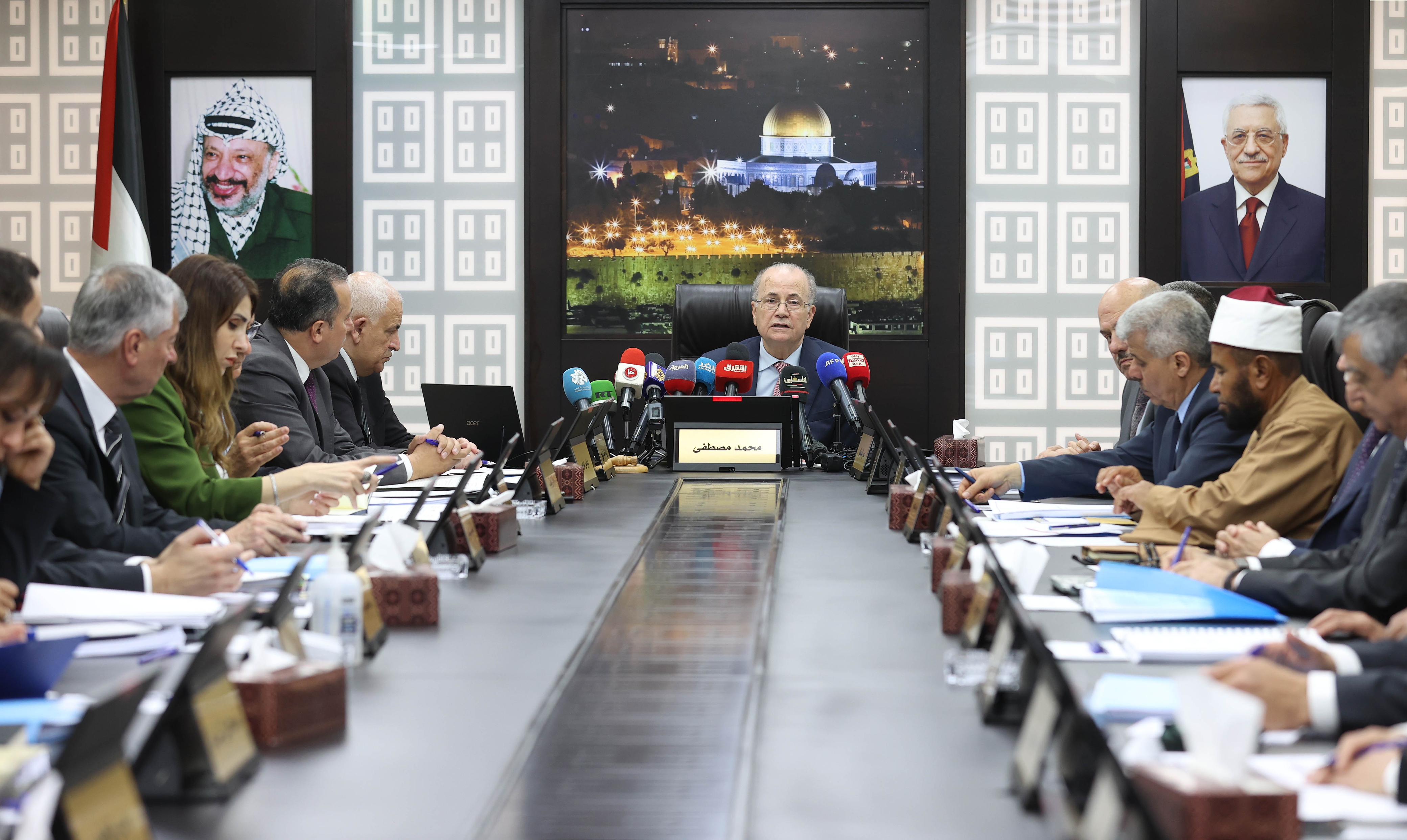 مصطفى: أولويات الحكومة تخفيف معاناة شعبنا في غزة وتحقيق الاستقرار المالي وتطوير أداء المؤسسات
