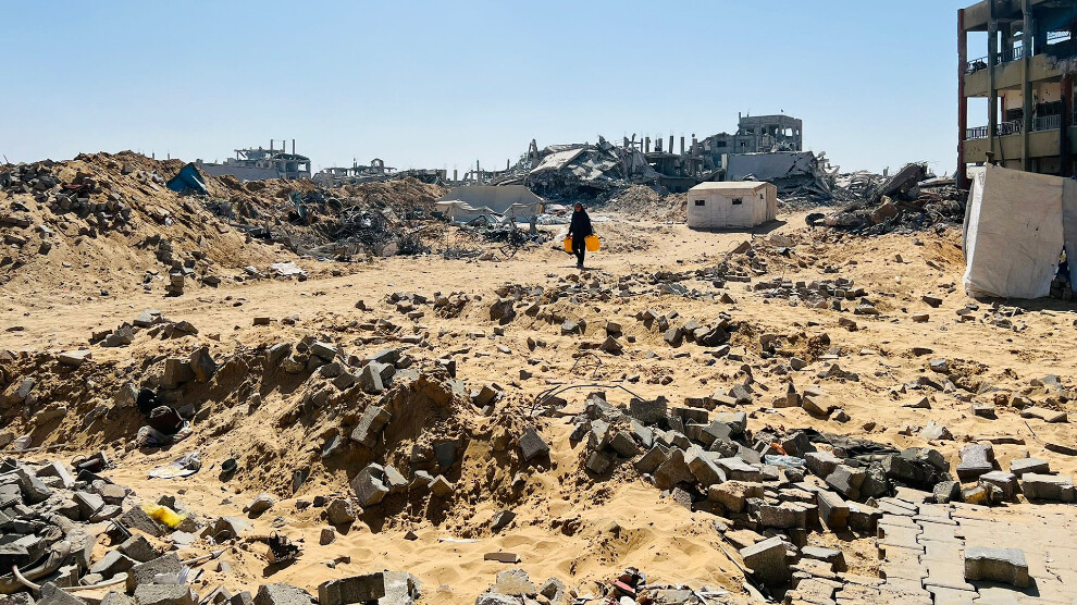 نساء غزة بين الركام والخيام... كفاح يومي بلا قانون يحميهن

