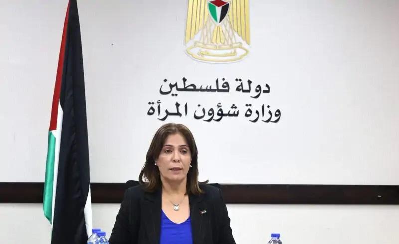 الخليلي: الأولويات الوطنية لدعم النساء تشكل محور العمل الحكومي في مرحلة ما بعد العدوان

