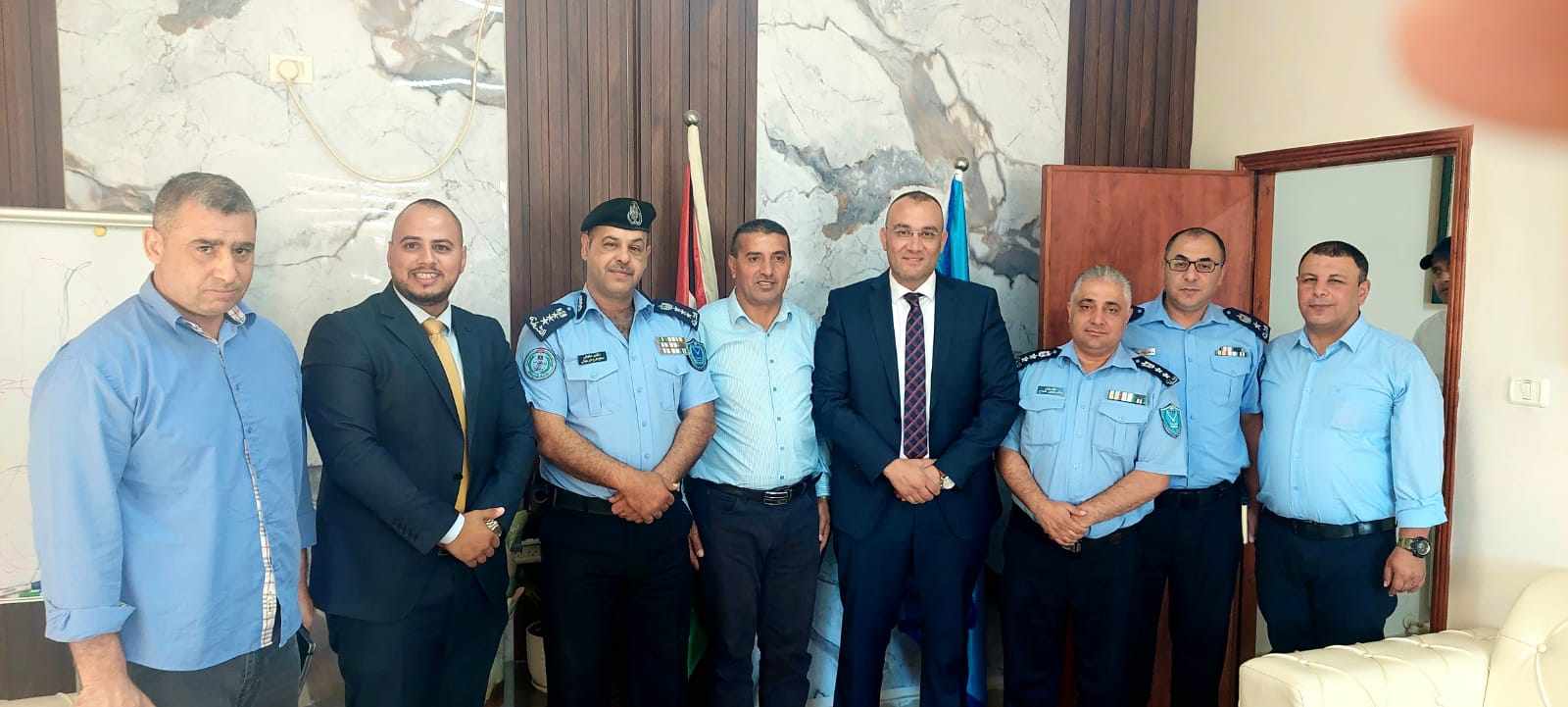 "كهرباء القدس " ووزارة العمل الفلسطينية والشرطة يبحثون سبل التعاون المشترك

