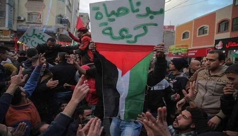 تظاهرات بغزة ضد الأوضاع الحياتية وإدانة "للاعتداء" على صحفي
