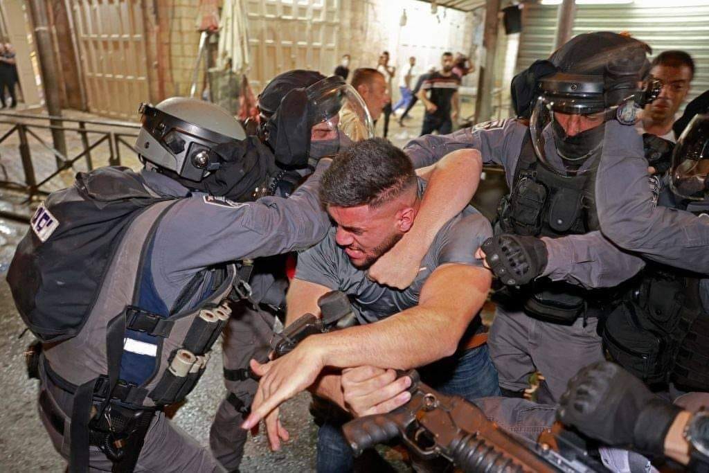 278 إصابة بينها خطيرة خلال اقتحام الاحتلال للمسجد الأقصى
