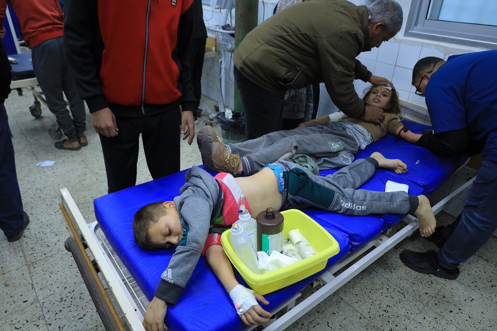 الاحتلال يواصل مجازره في قطاع غزة: 40 شهيدا في قصف بناية سكنية في تل الزعتر
