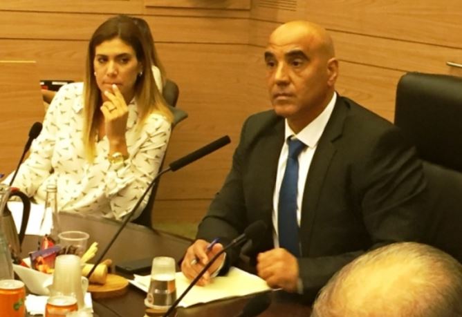 وزير إسرائيلي: ديون الكهرباء على السلطة ستخصم من أموال المقاصة

