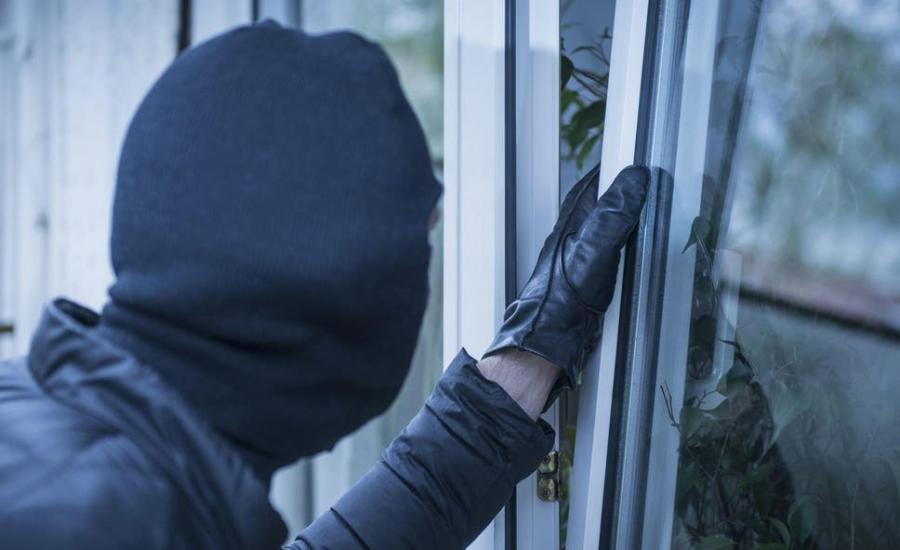 الشرطة تكشف ملابسات سرقة 3 منازل في رام الله

