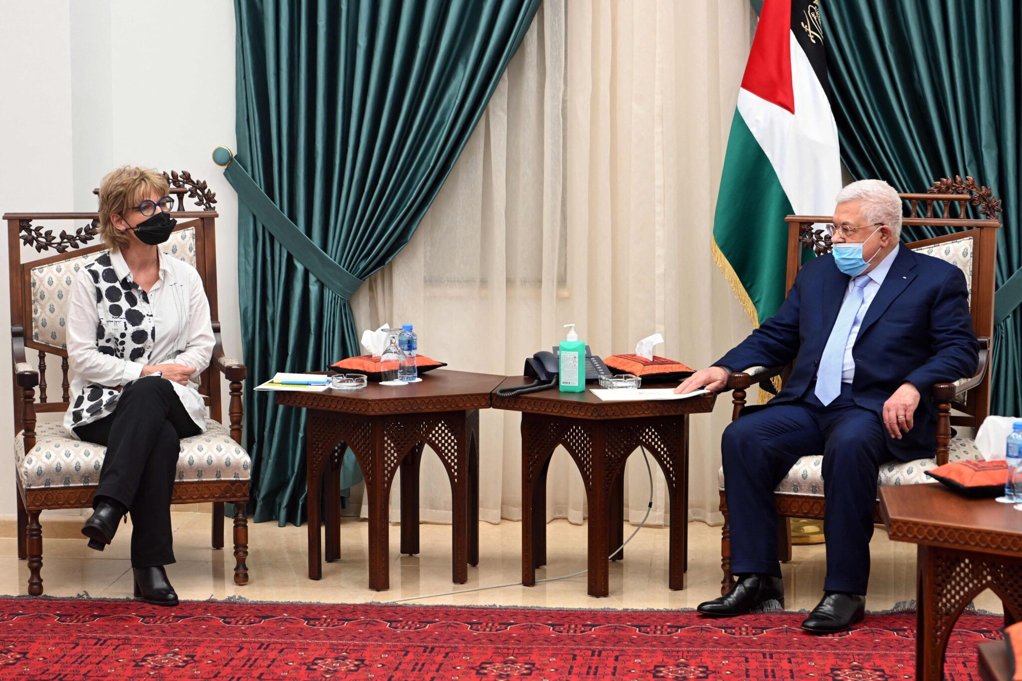 الرئيس يستقبل أمين عام منظمة العفو الدولية بعد صدور تقريرها حول ممارسات إسرائيل

