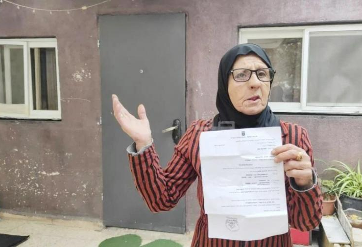 الرئيس يهاتف المقدسية فاطمة سالم ويؤكد دعمه ومساندته لعائلتها المهددة بالتهجير في الشيخ جراح

