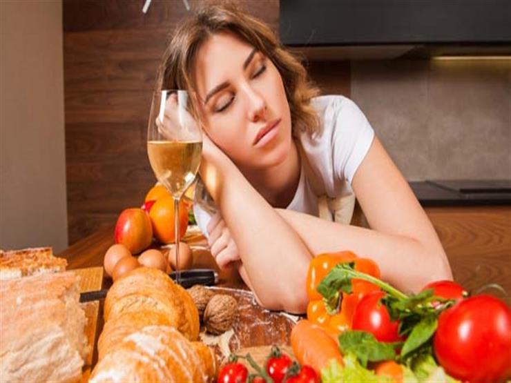 لماذا نشعر بالنعس المفاجئ بعد الإفطار مباشرة؟

