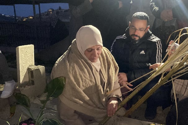  “الموت” يخطف فرحة “الحرية” من المحررة الأعورالأسيرة عوار


