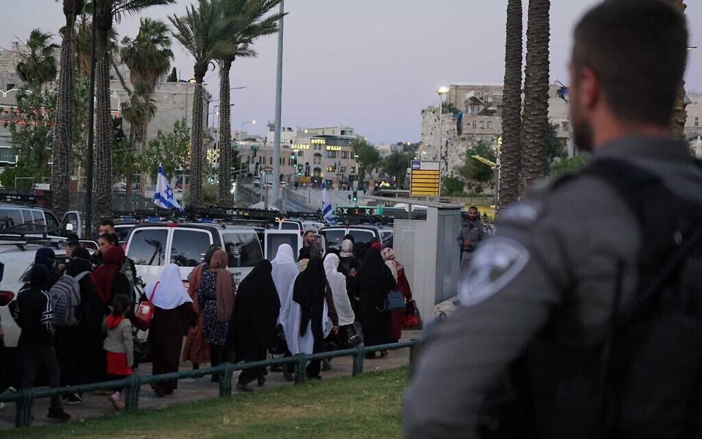 زيارات لأسرى فتح من غزة.. إذاعة عبرية: تسهيلات في رمضان للفلسطينيين منعًا للتصعيد

