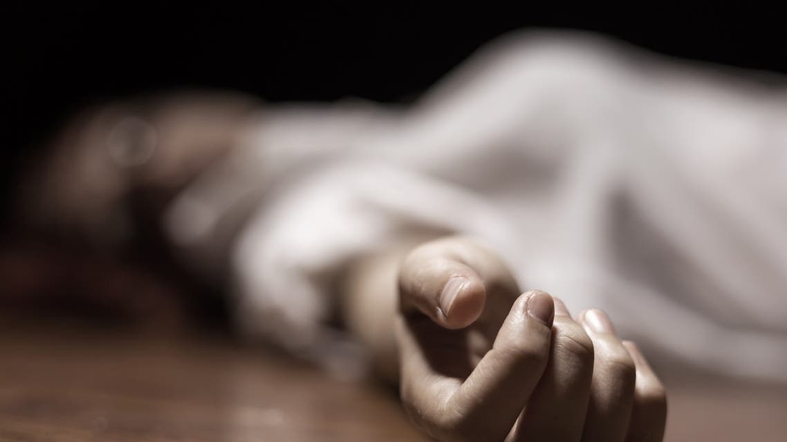  تشاجر مع زوجته فنام في السيارة.. عثروا عليه جثة متعفنة

