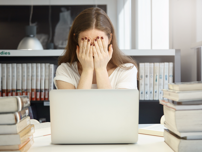 هل يعد ترك العمل فكرة جيدة إذا كان المرء غير راضٍ عن وظيفته أو محبط فيها؟

