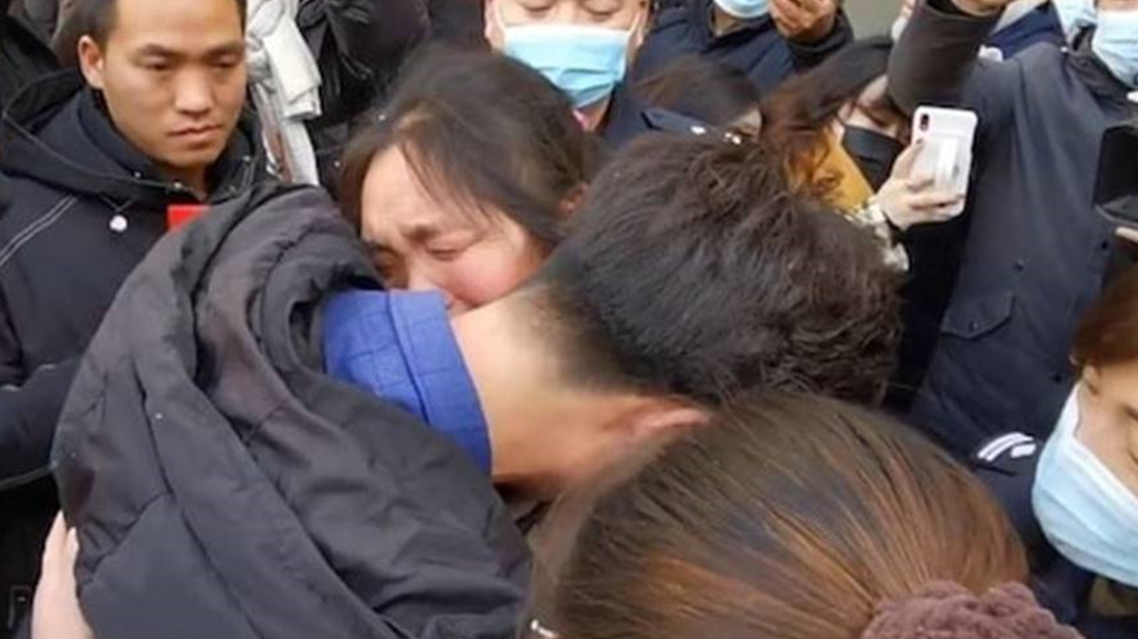 قصة مذهلة.. ضاع طفلاً لمدة 33 عاماً ورسمة أعادته!

