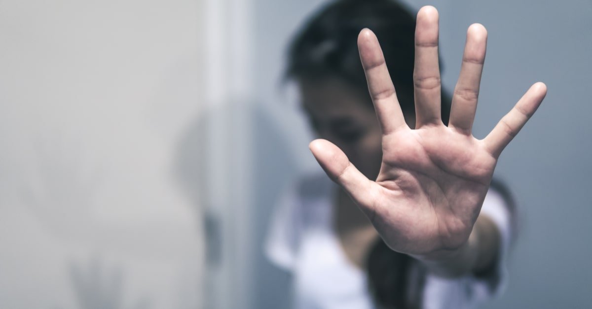 بداعي التحرش بزوجته رجل يقتل آخر

