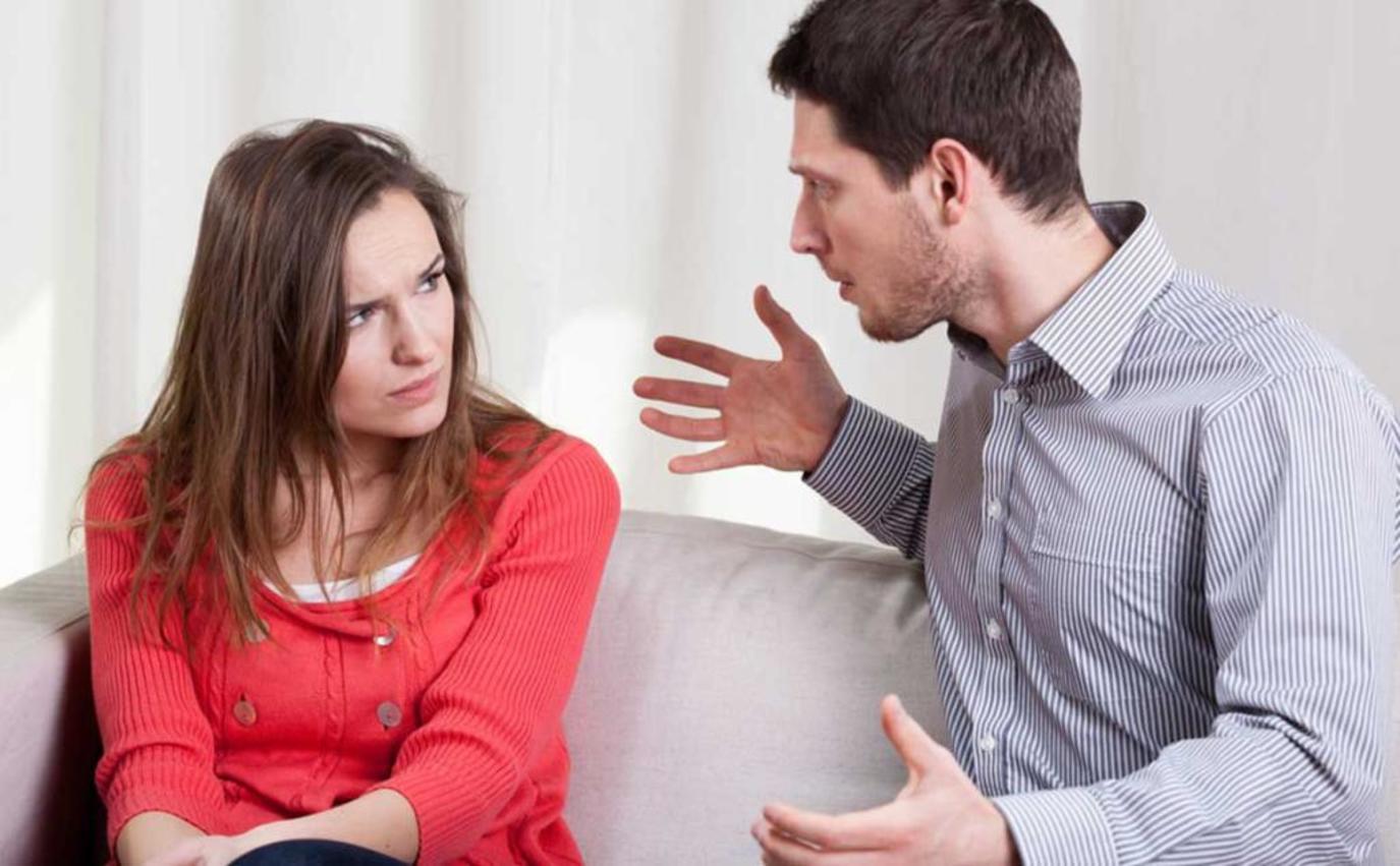 صوت| زوجي غير راضي عن عملي كيف اتعامل مع هذا الموقف...؟؟


