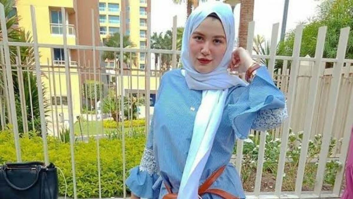 بعد طلب رد المحكمة.. ما مصير "فتاة التيك توك" التي شغلت مصر؟

