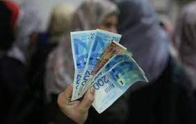 صوت| أزمة مالية متفاقمة تعاني منها السلطة تهدد استمرار دفع رواتب الموظفين

